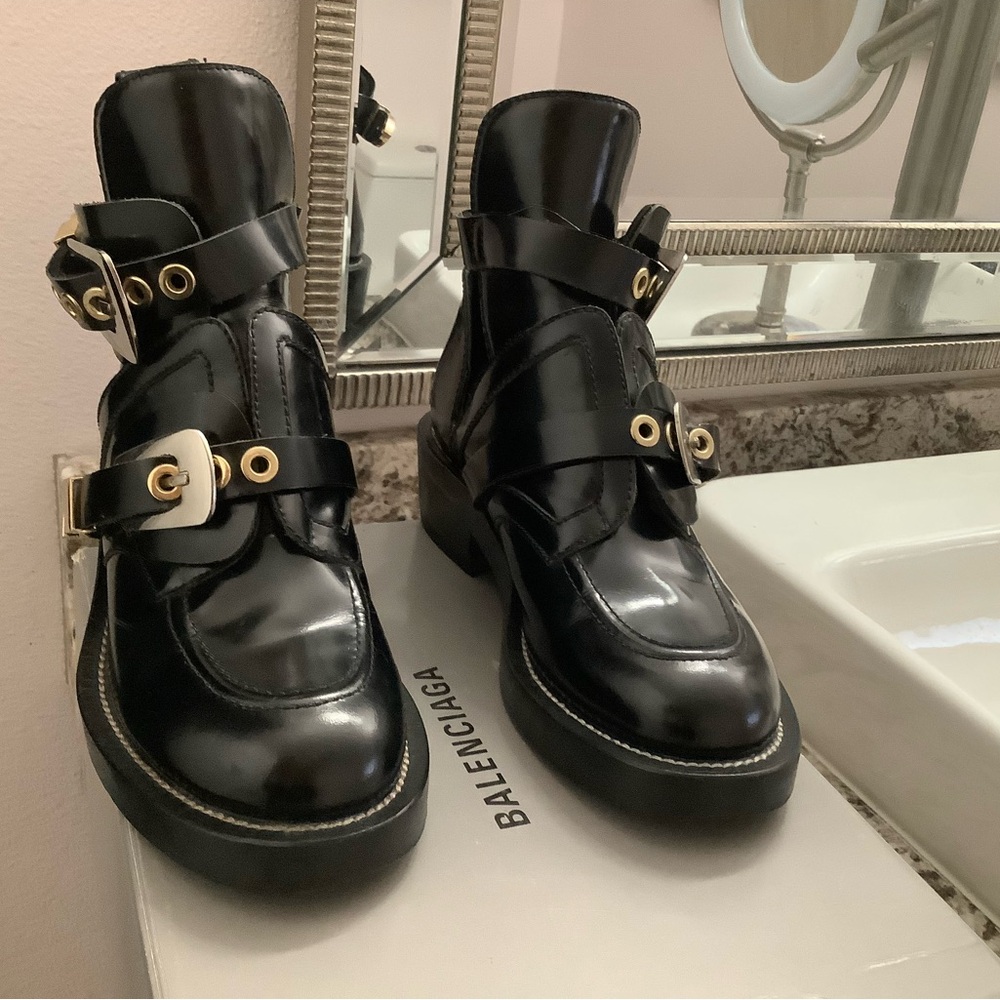 BALENCIAGA CENTURE Black leather 37 size ankle boots